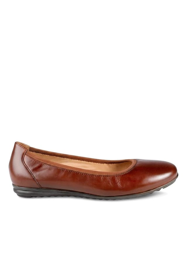Pavers Pavers Women's Smart Leather Lightweight Ballet Flats in Tan - 2
