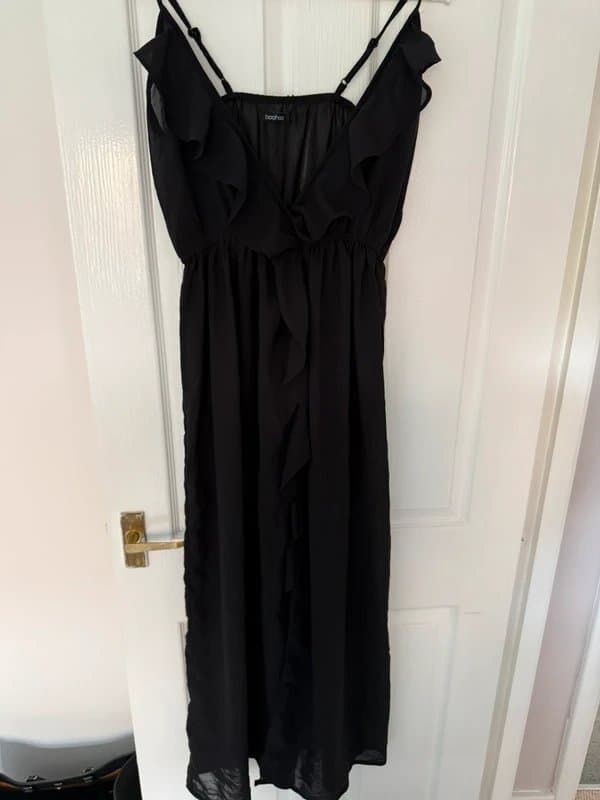 Boohoo Boohoo ruffled strappy maxi dress - size M