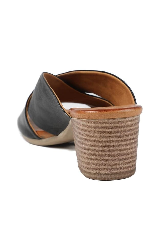 Bellissimo Bellissimo Women's Smart Leather Mules in Black - 3