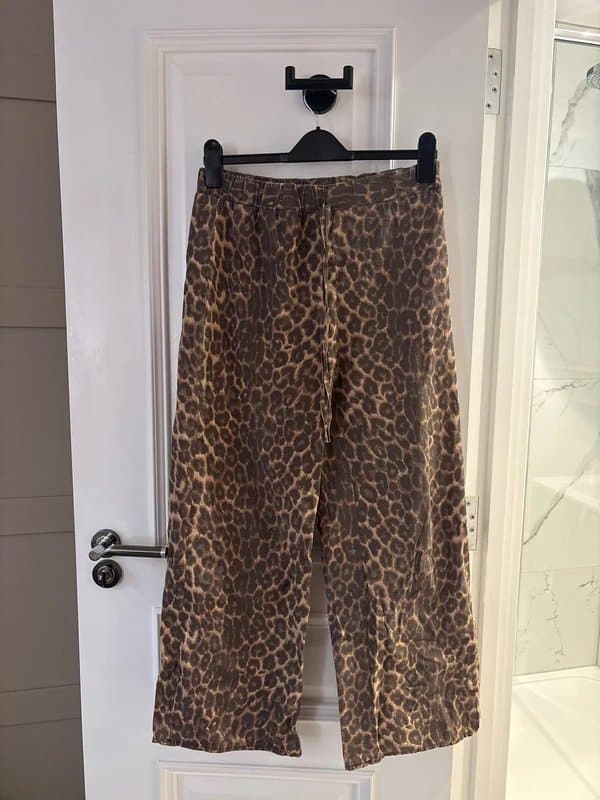 ASOS Design ASOS design leopard print trousers size 8
