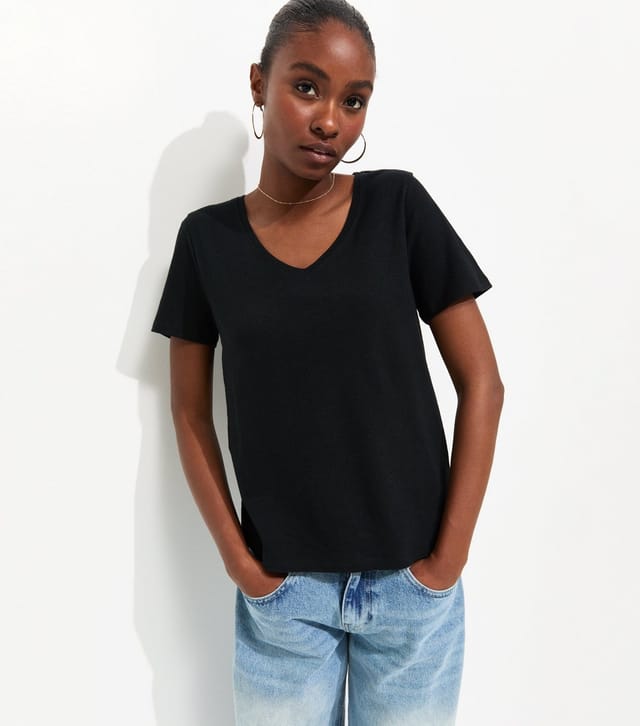 New Look Women's Premium Black Linen Rich V Neck T-Shirt New Look - 2