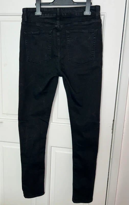 ASOS Design Men’s ripped knee skinny jeans