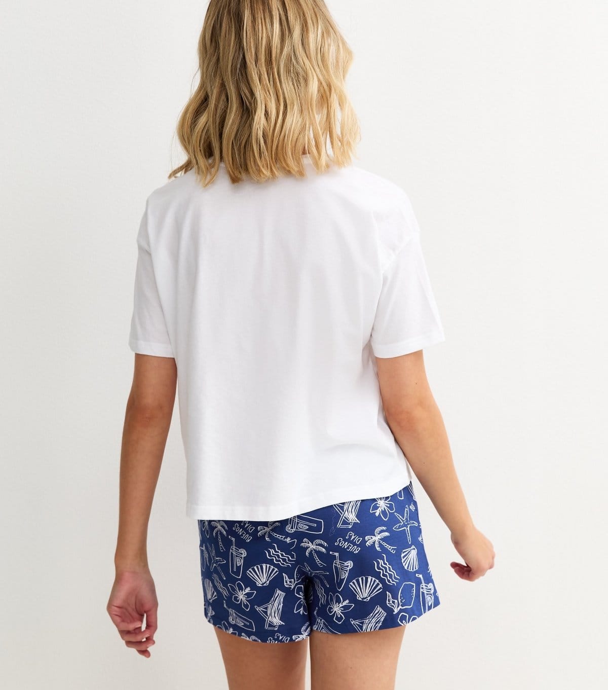 New Look Women's White Beach Print T-Shirt and Shorts Pyjama Set New Look - 4