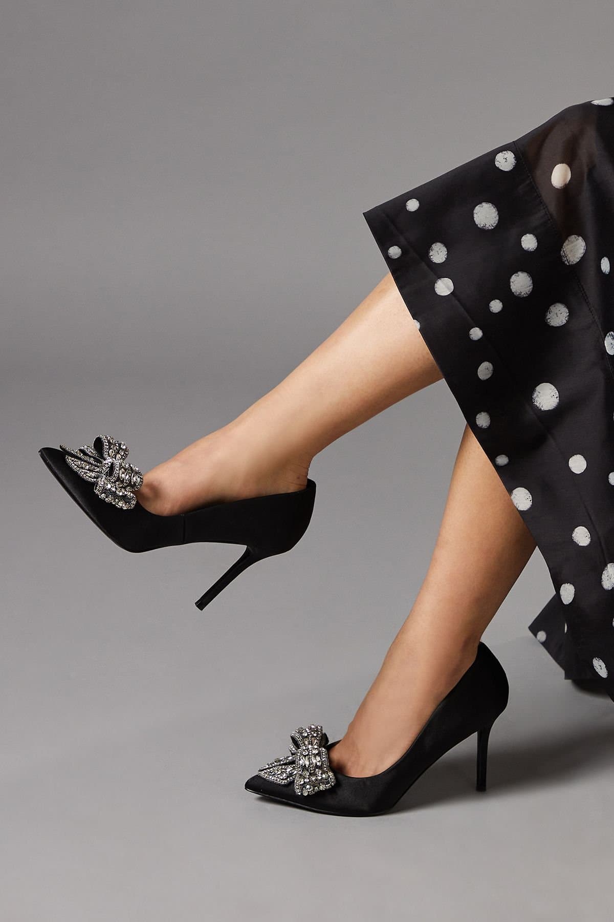 Coast Coast Women's Wide Fit Tania Satin Embellished Bow High Heel Stiletto Court Shoes in Black