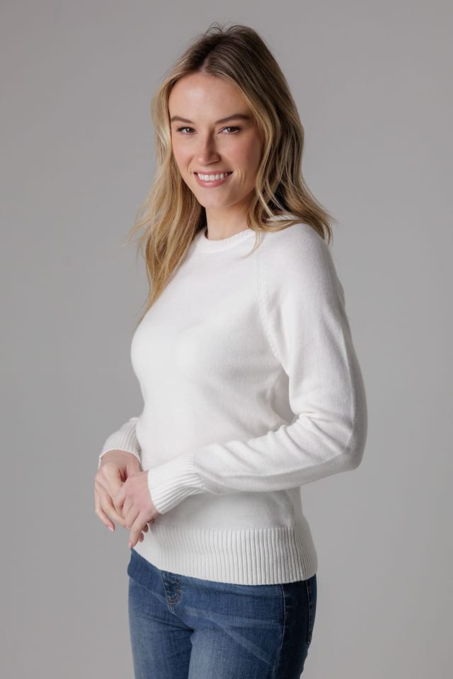 French Connection French Connection Women's Cosy Soft Touch Crew Neck Raglan Jumper in White - 3