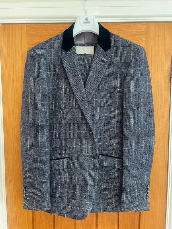 Cavani Cavani Summer Tweed Look Snazzy Suit.