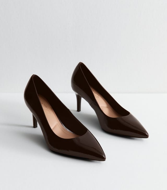 New Look Women's Wide Fit Dark Brown Faux Patent Court Shoes New Look - 2