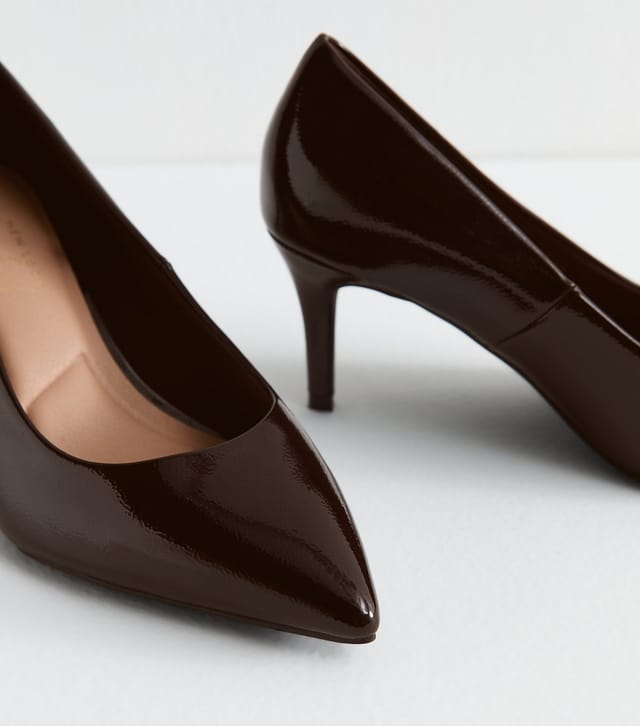 New Look Women's Wide Fit Dark Brown Faux Patent Court Shoes New Look - 3