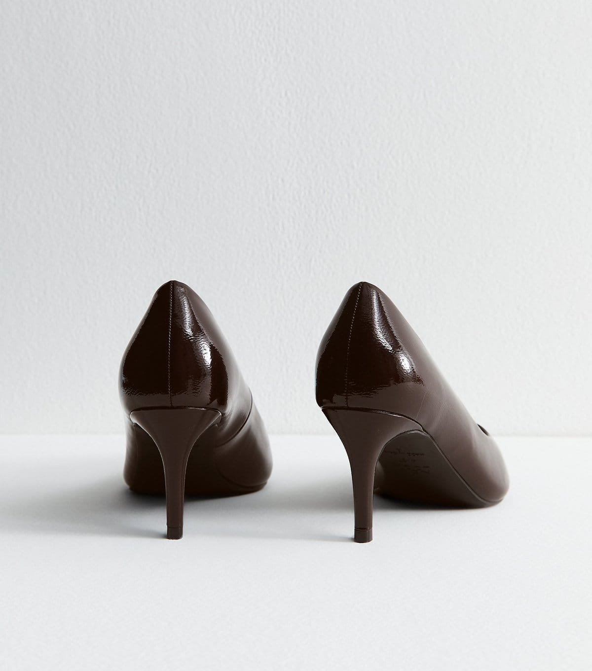 New Look Women's Wide Fit Dark Brown Faux Patent Court Shoes New Look - 4