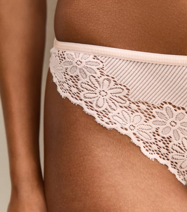 New Look Women's Light Pink Ribbed Lace Scalloped Edge Thong New Look - 2