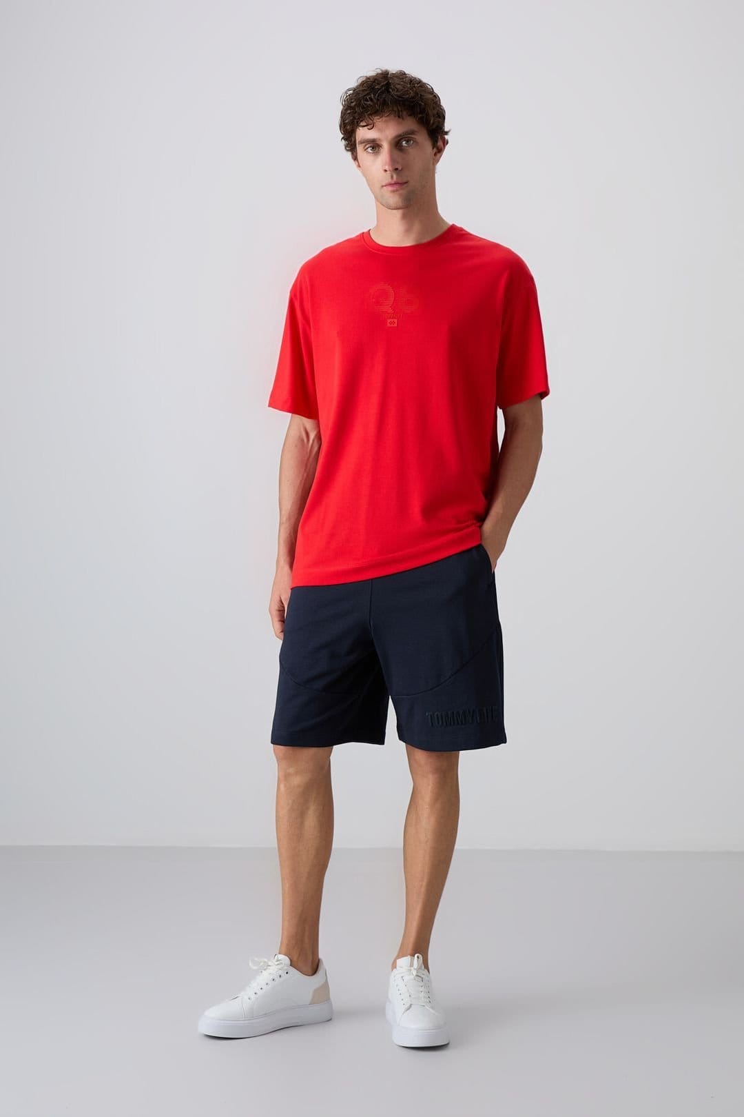 Tommy Life Tommy Life Men's Oversized Printed Logo Crew Neck T-Shirt in Red - 4