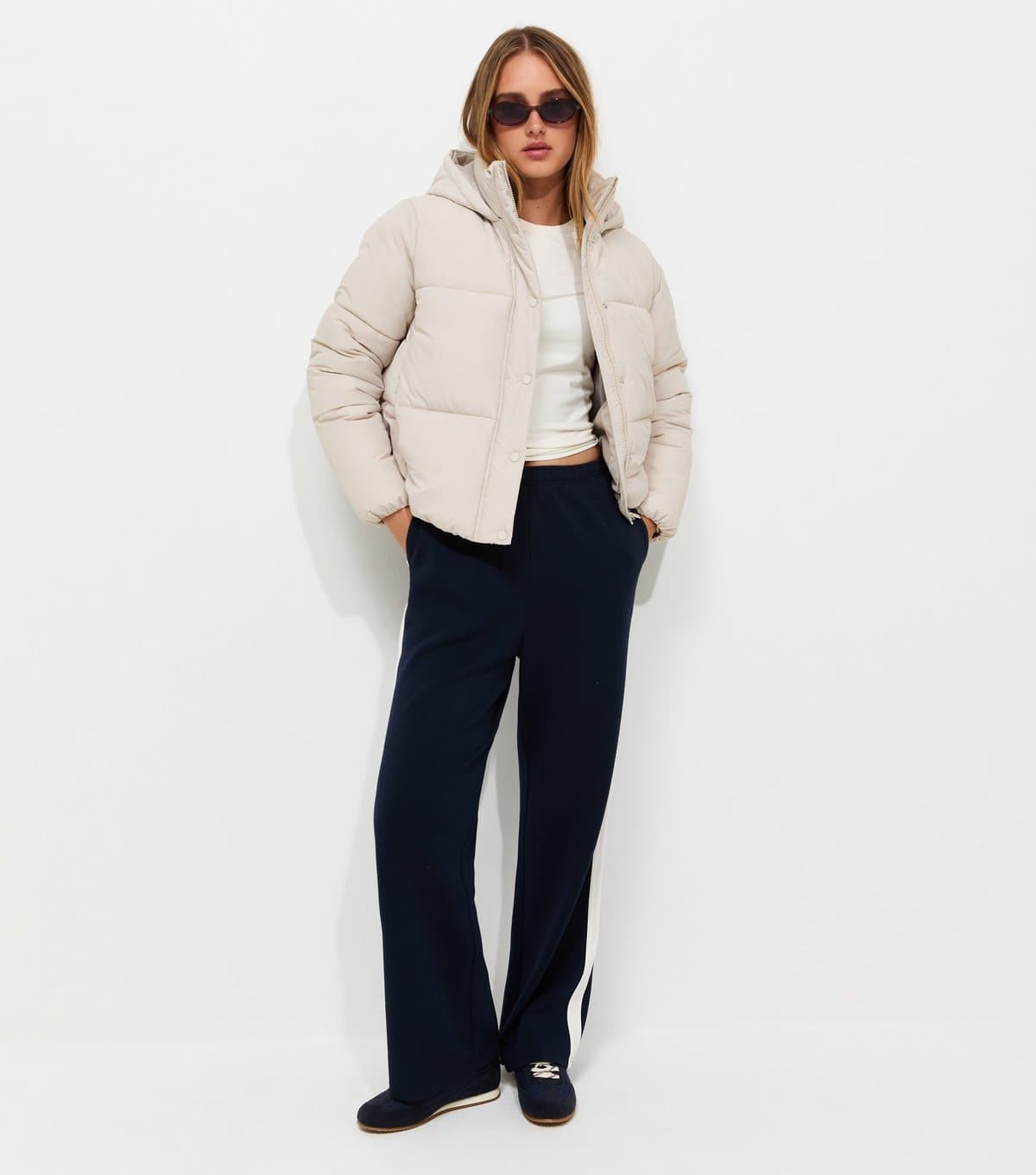 New Look Women's Cream Hooded Crop Puffer Jacket New Look