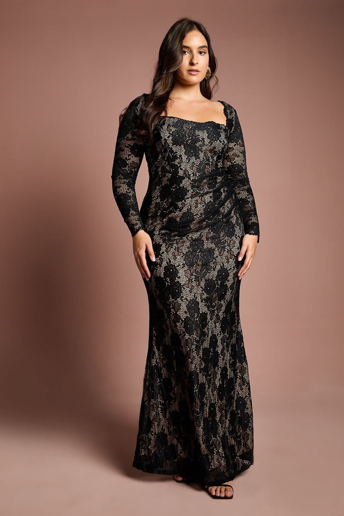 Coast Coast Women's Plus Size Long Sleeve Lace Maxi Dress in Black