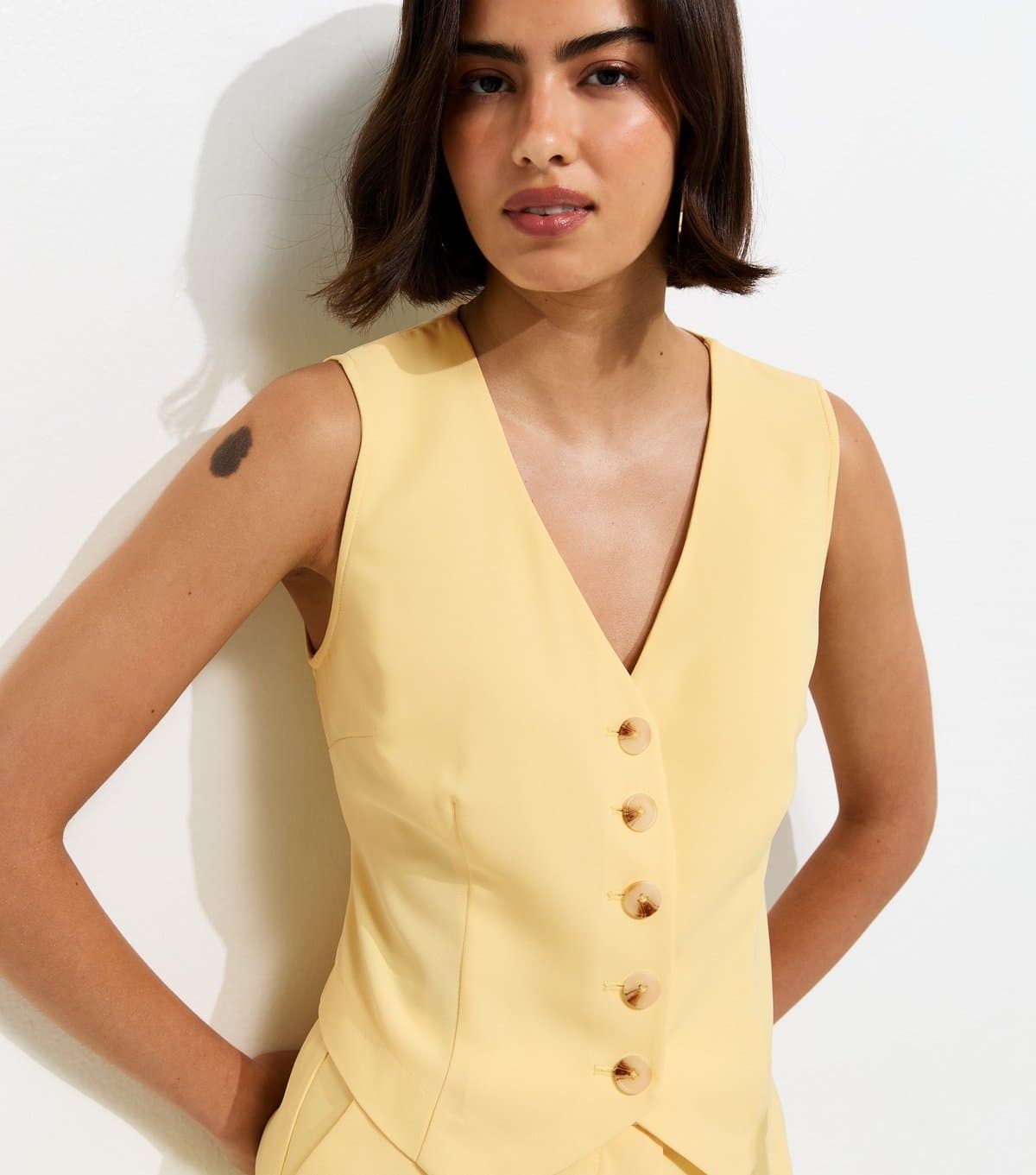 New Look Women's Light Yellow Short Tie Back Waistcoat New Look