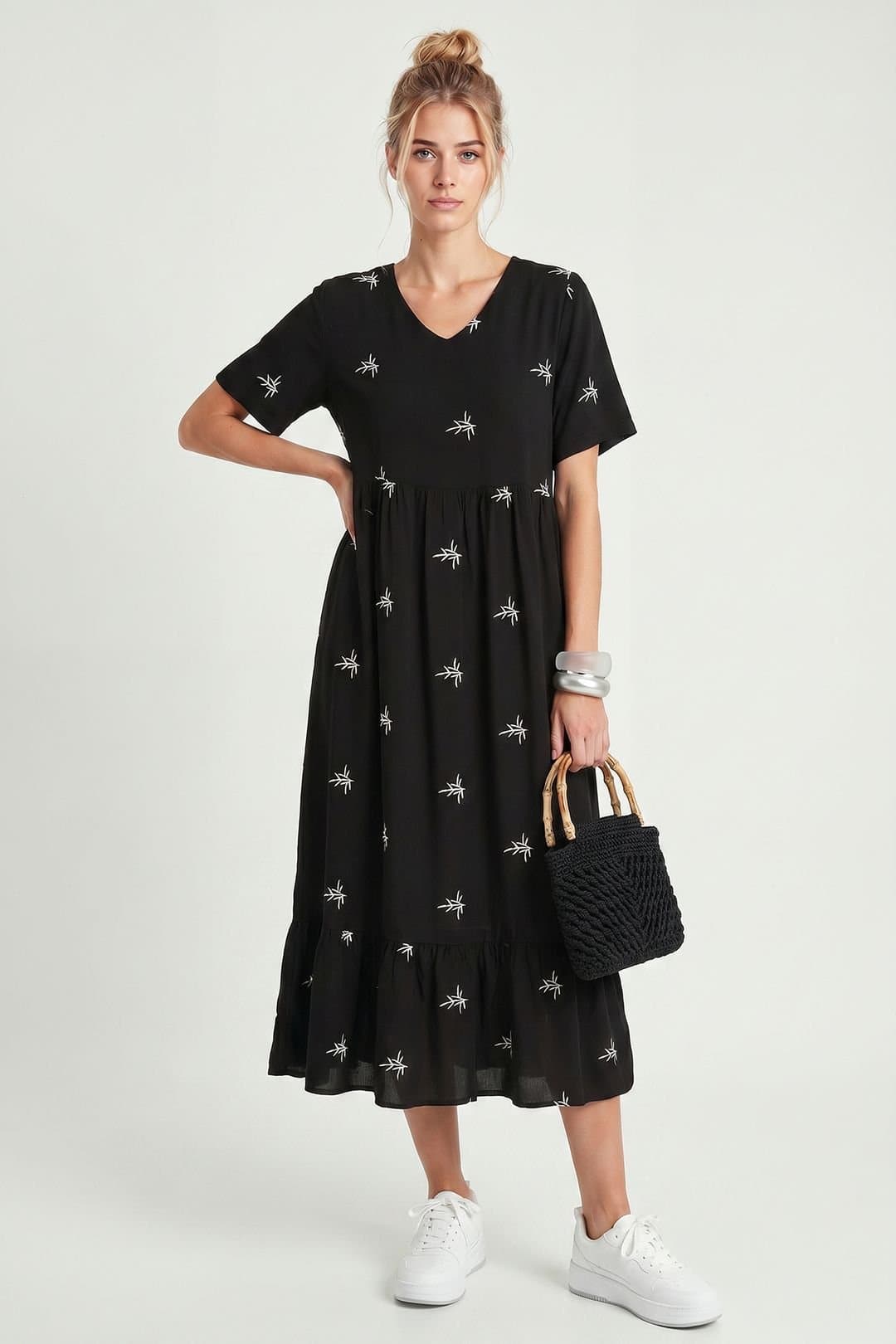 Happiness Istanbul Happiness Istanbul Women's Embroidered V-Neck Midi Dress in Black
