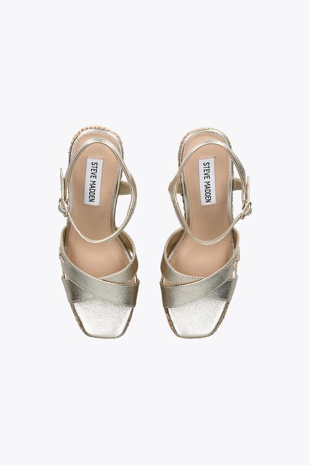 Steve Madden STEVE MADDEN Women's 'Cylo Gold' Leather Sandals in Gold - 2