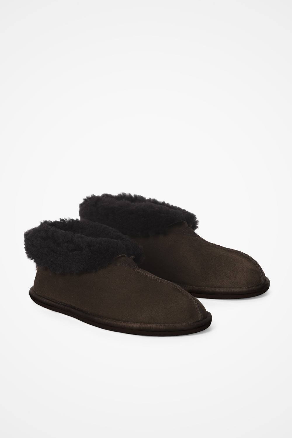 Celtic & Co Celtic & Co Men's British Shearling Bootee Slippers in Dark Brown - 3