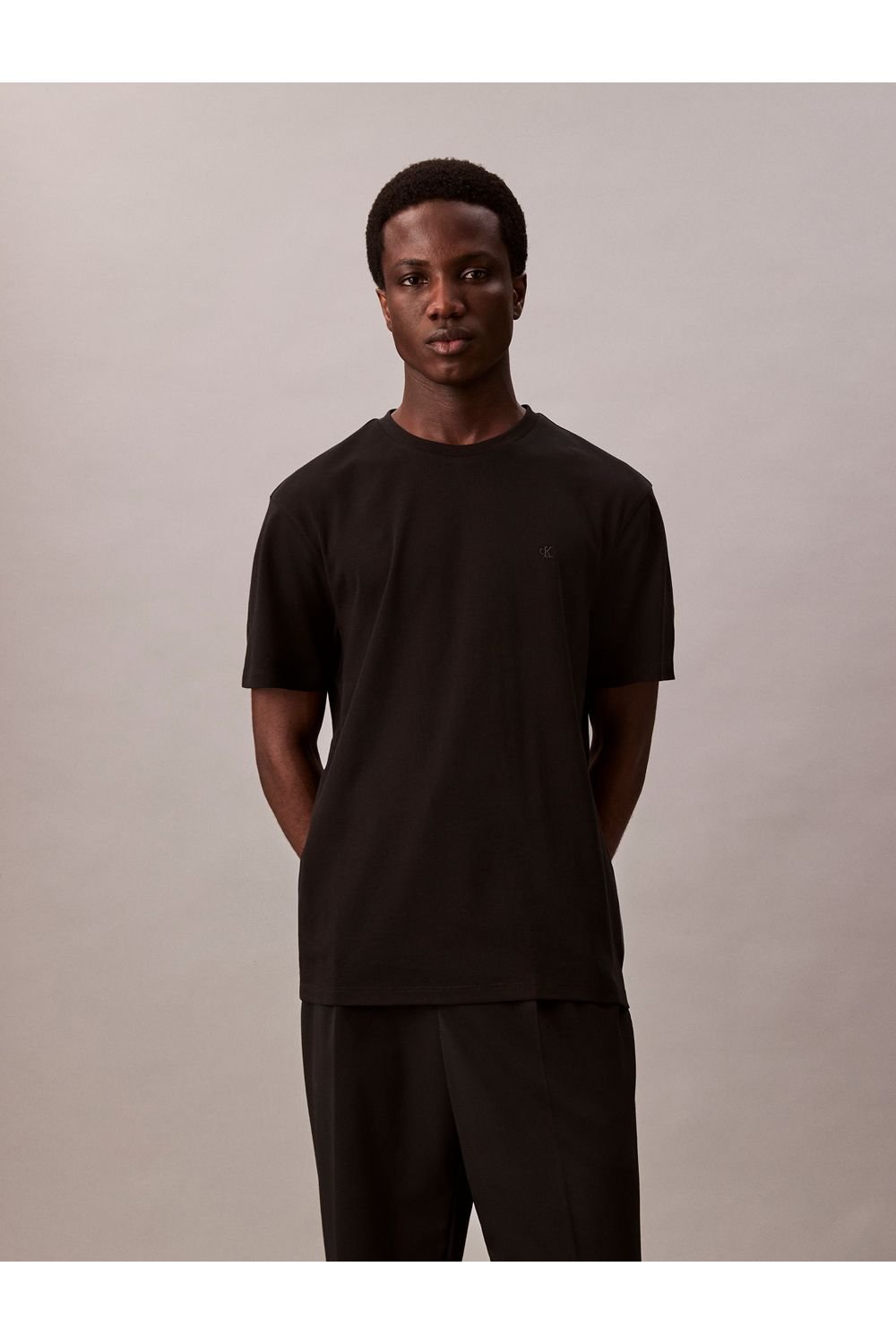 Calvin Klein Calvin Klein Men's Ss Supima Chest Emb Crewneck Tee Black - 2