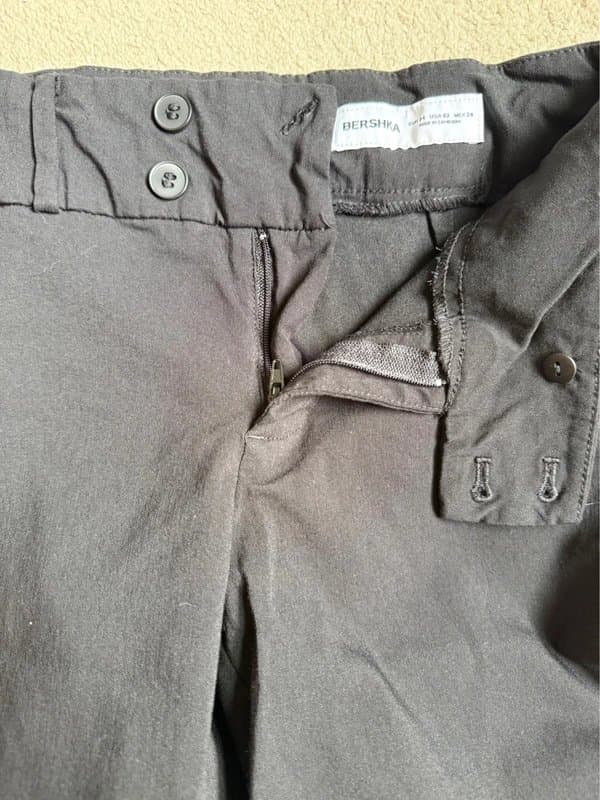 Bershka Bershka Flared black trousers. Size 6