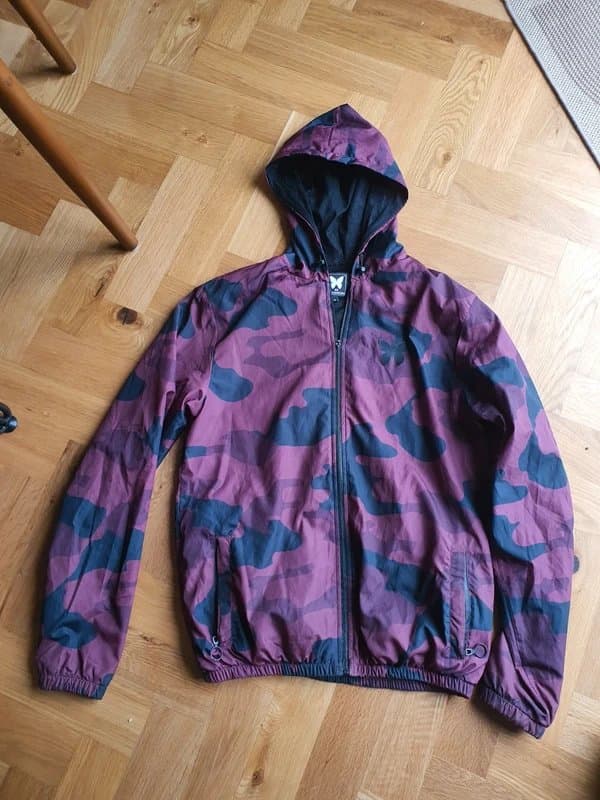 GOOD FOR NOTHING GoodForNothing Camo Print Burgundy and Black Jacket size Medium