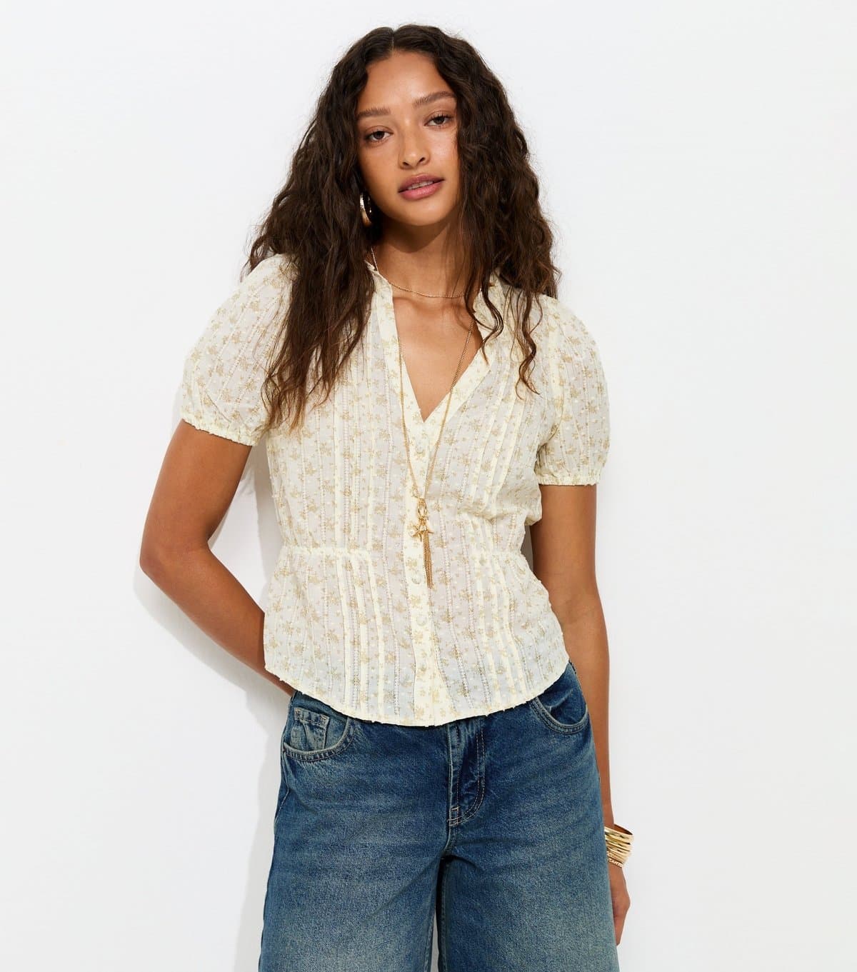 New Look Women's Cream Floral Dobby Button Up Tea Top New Look