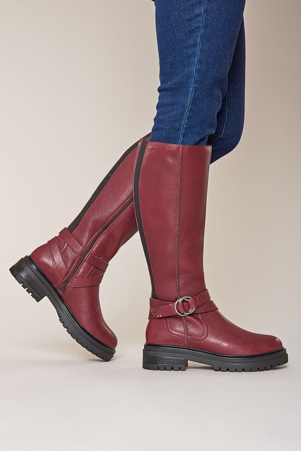 Moshulu Moshulu Women's 'Kahlo' Knee-high Leather Boots in Red