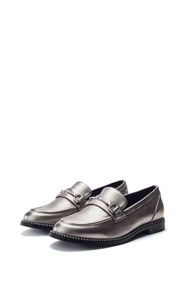 Moda in Pelle Moda In Pelle Women's 'Kinzey' Leather Loafers in Metallic Silver - 2