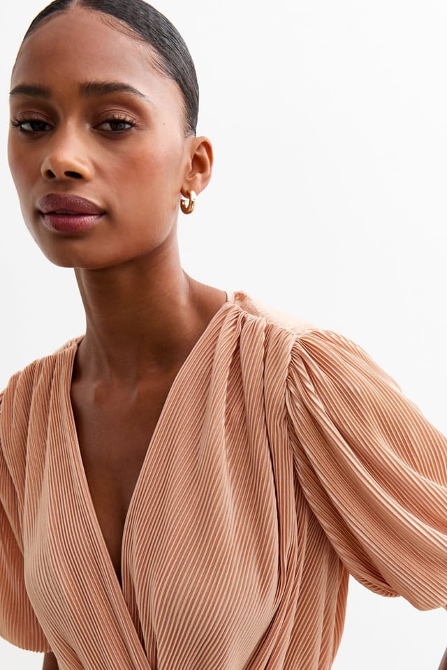 Gini London Gini London Women's Nude Short Sleeves Plisse Wrap Midi Dress - 2