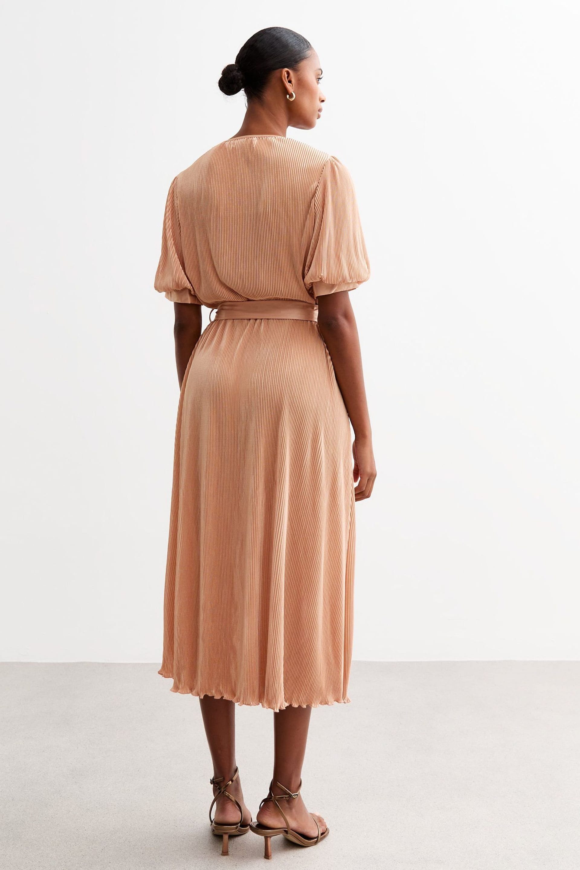 Gini London Gini London Women's Nude Short Sleeves Plisse Wrap Midi Dress - 4