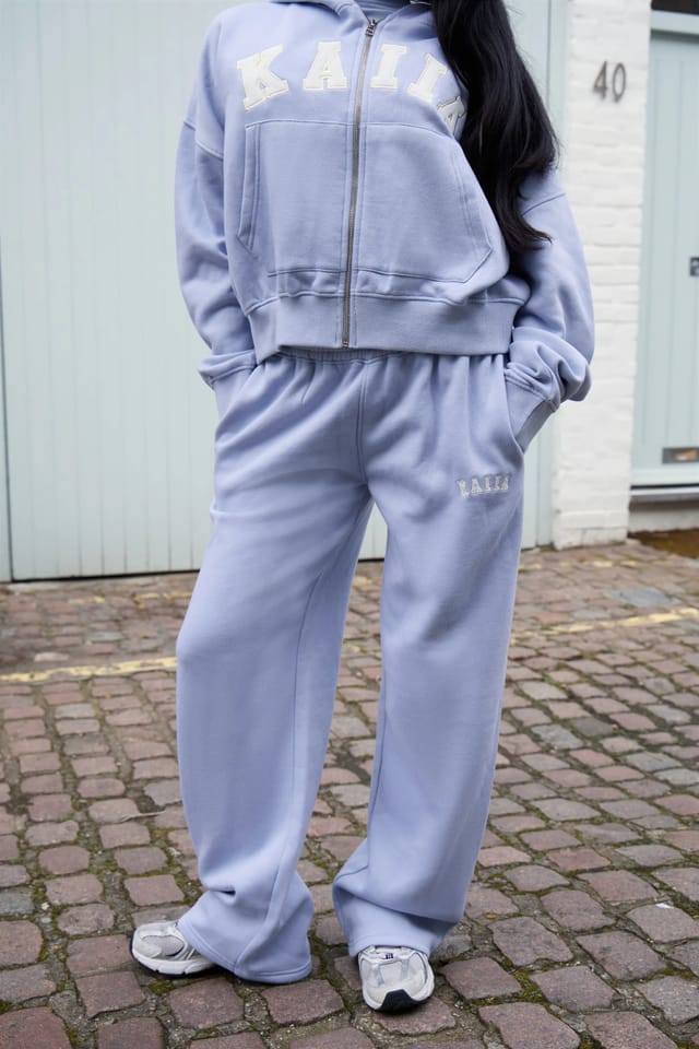Kaiia Kaiia Slogan Wide Leg Joggers Soft Blue & White - 3