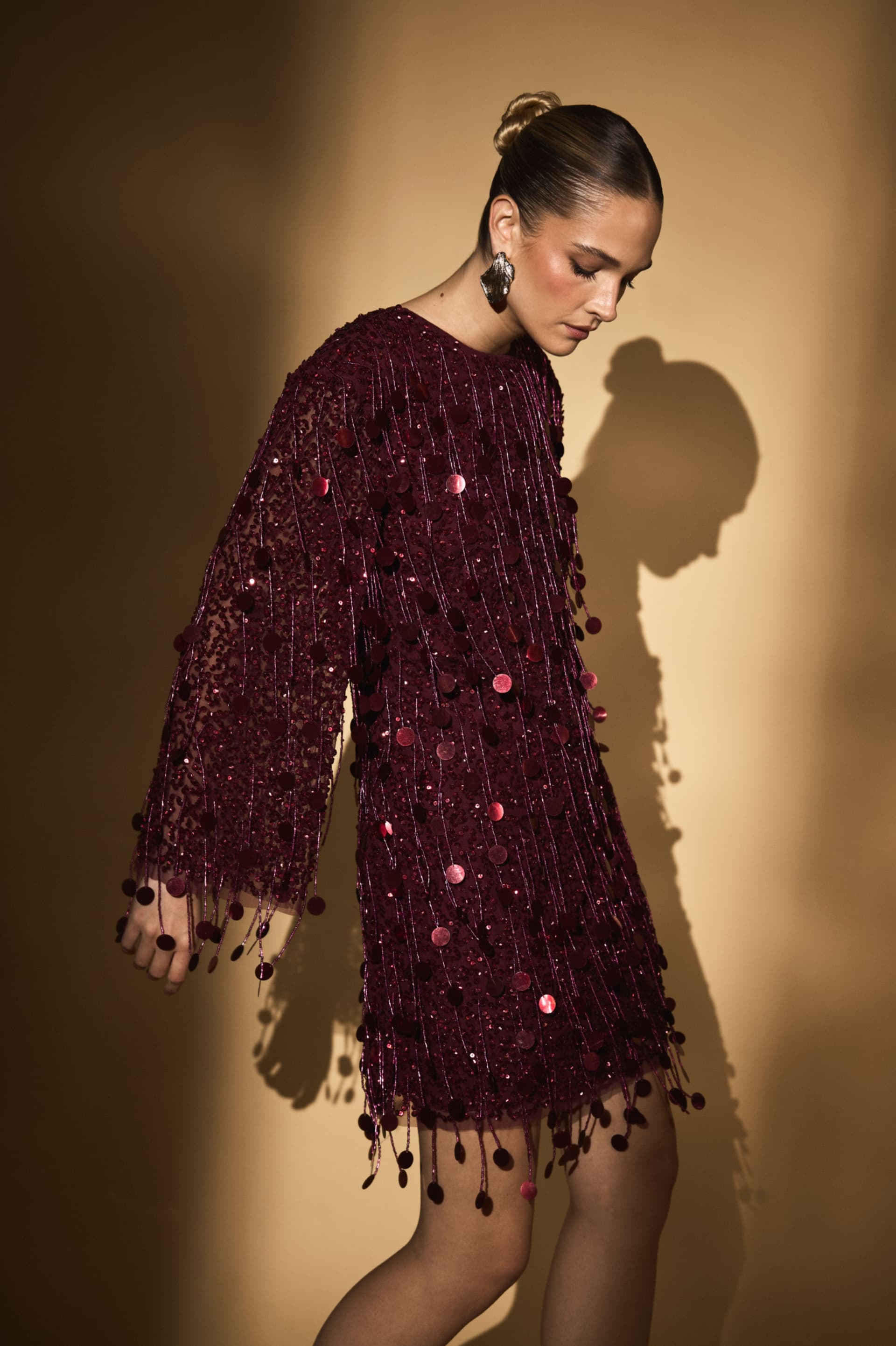 Coast Coast Women's Party Sequin Long Sleeve Mini Dress in Burgundy