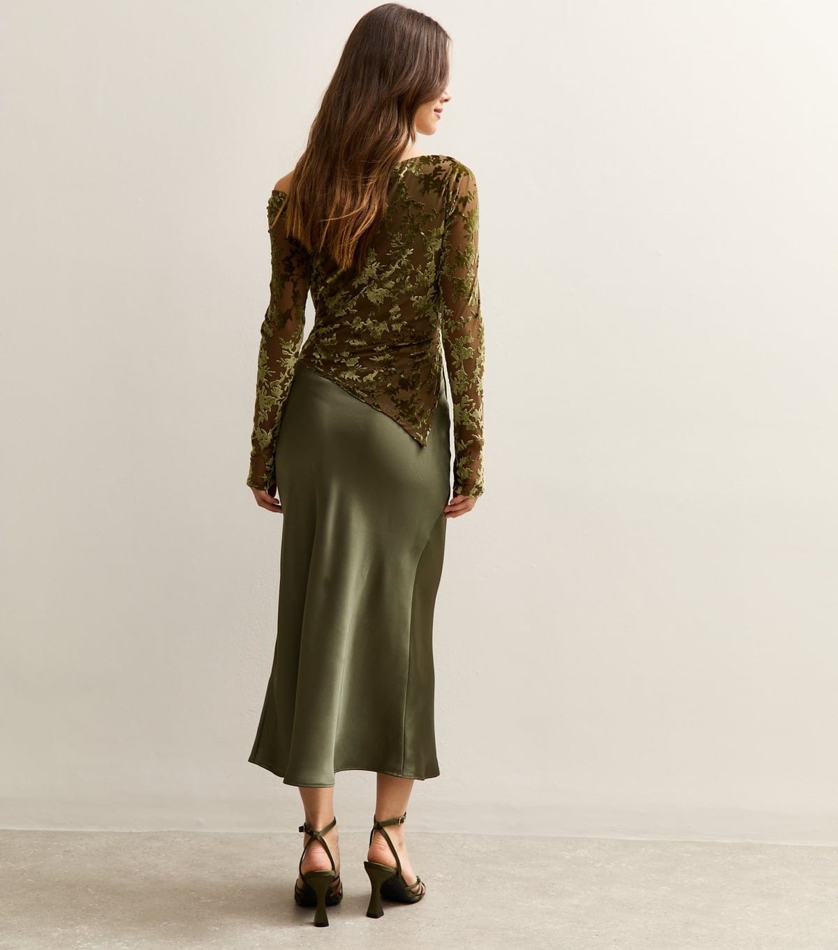 New Look Women's Petite Light Khaki Satin Bias Cut Midi Skirt New Look - 4