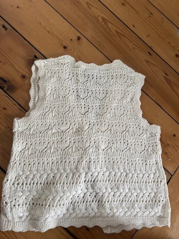 New Look New New Look crochet gilet cream top size 10