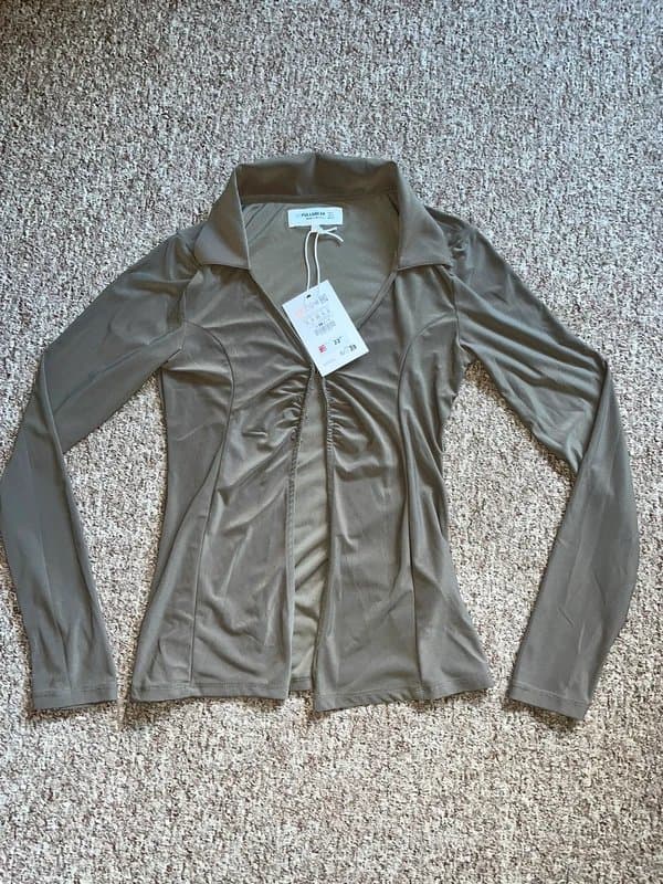 Pull & Bear Pull & bear brand new green long sleeved blouse S