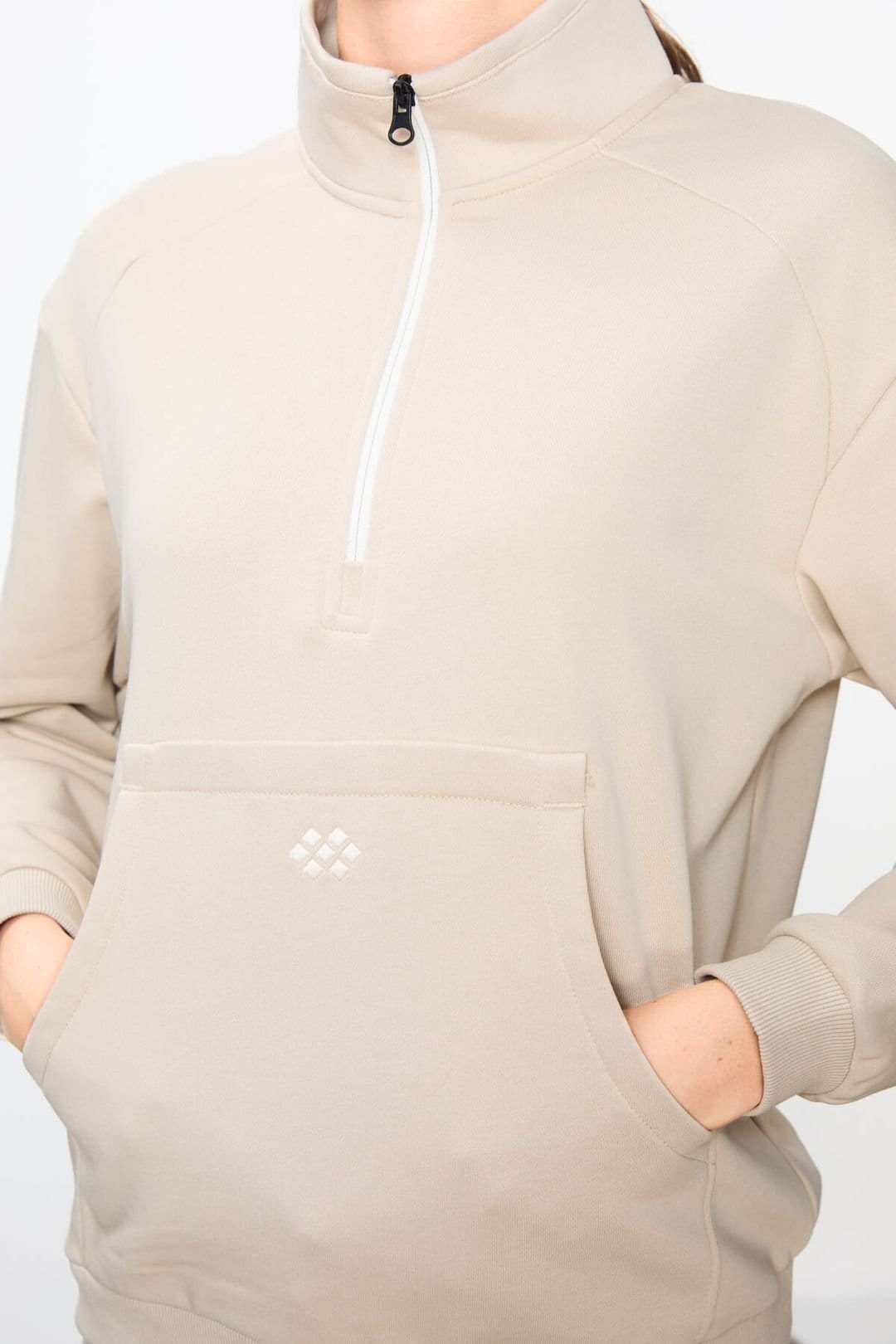Tommy Life Tommy Life Women's Color-Blocked Fleece Tracksuit Set in Beige - 4