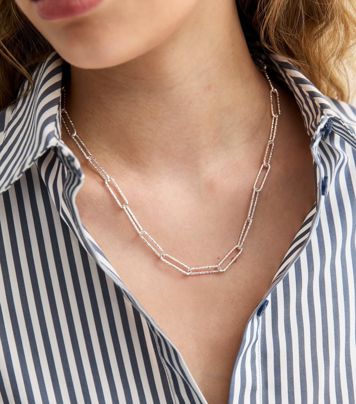 New Look New Look Silver Tone Textured Rectangular Link Necklace