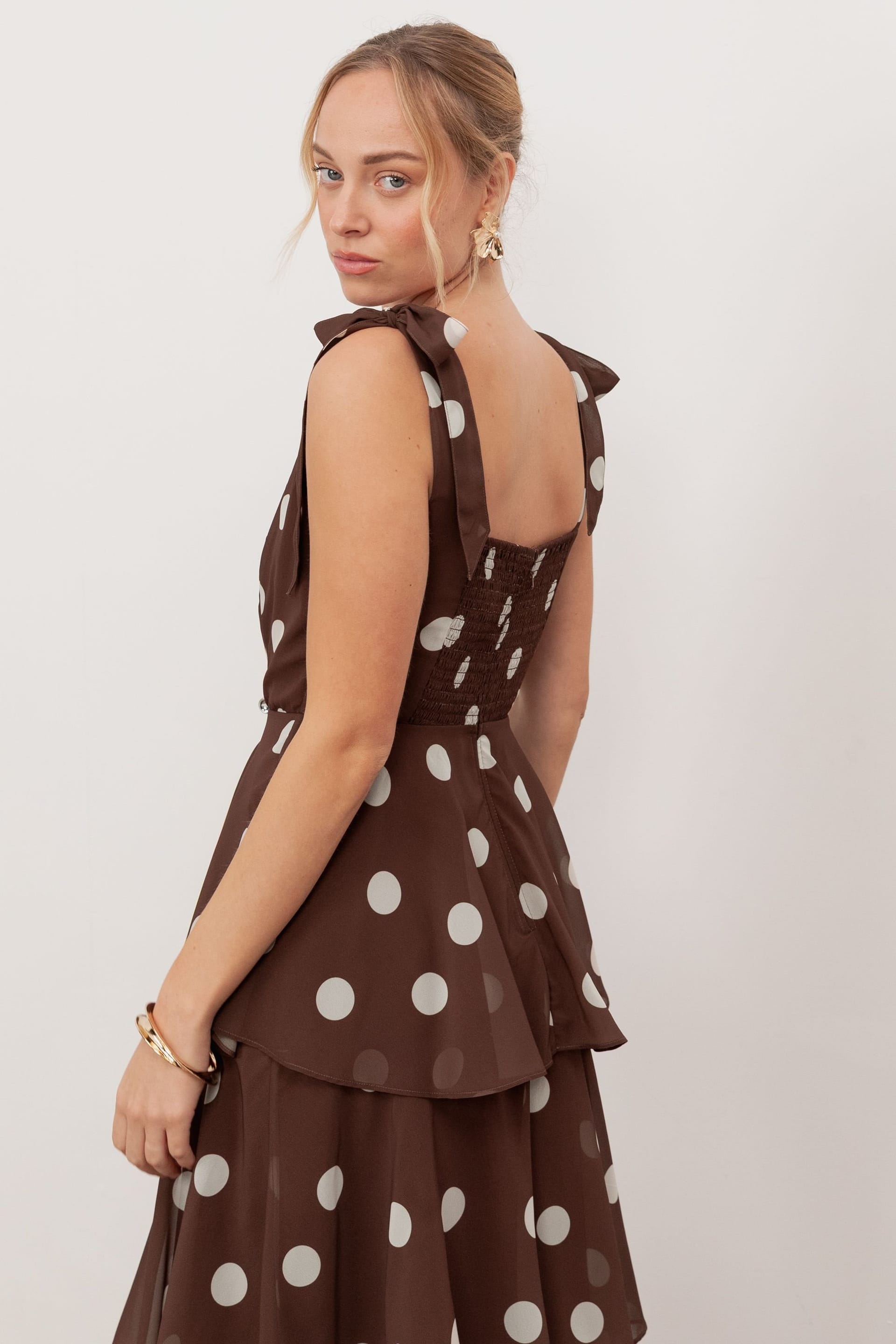 Anaya with Love Anaya with Love Women's Tie Shoulder Tiered Maxi Dress in Brown - 4