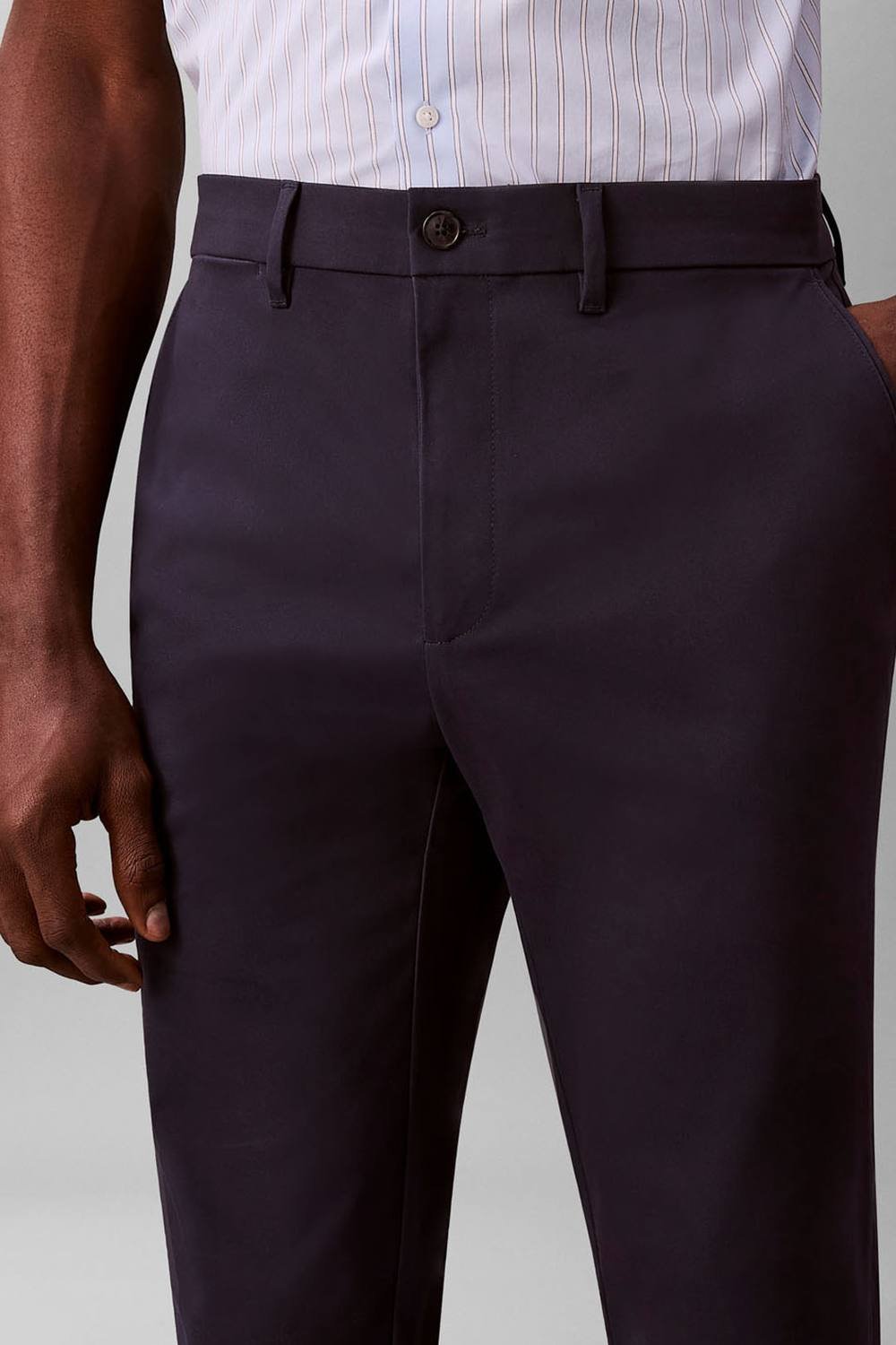 Calvin Klein Calvin Klein Men's Slim Sateen Chino Trouser Dark Sapphire in Navy - 2