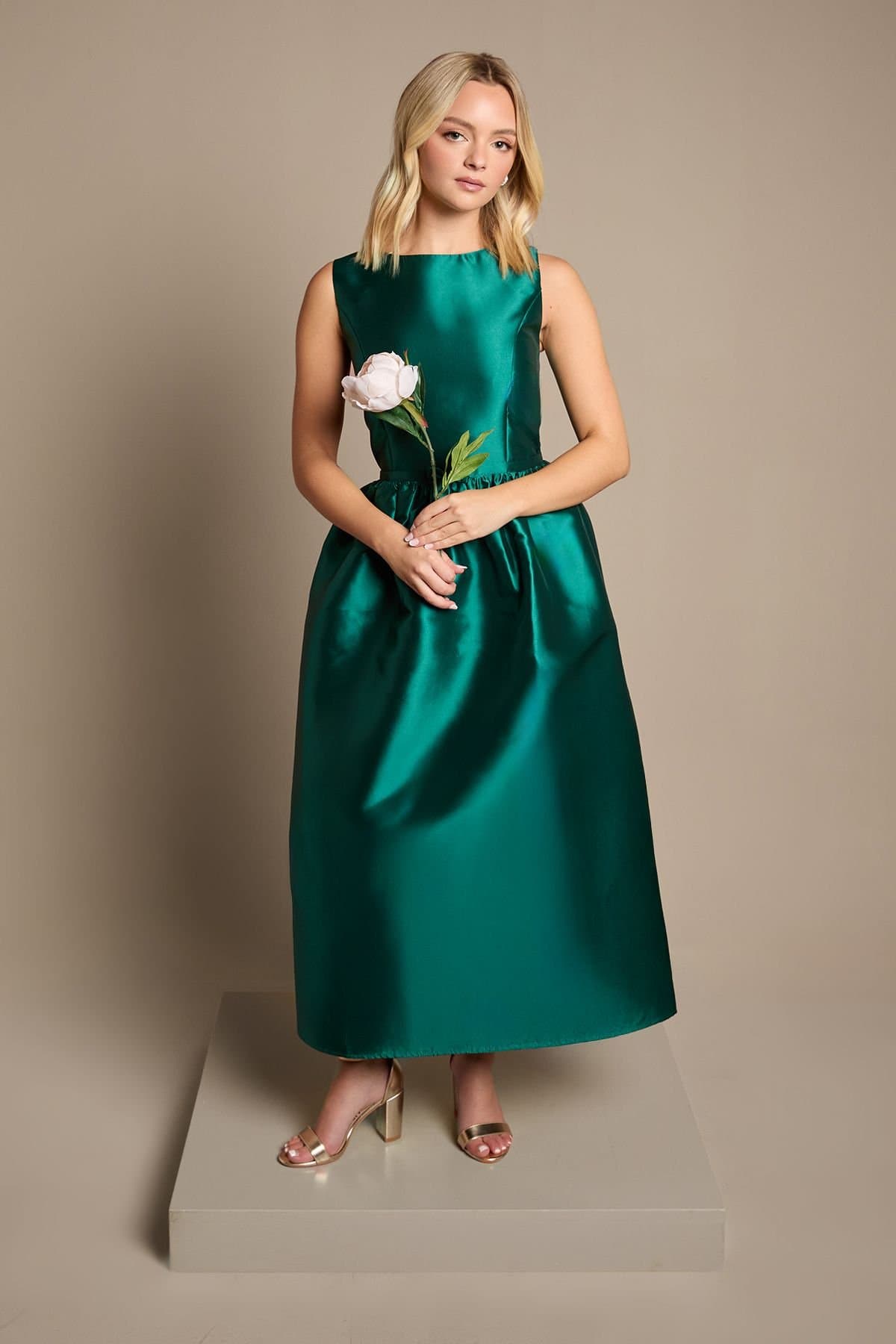Coast Coast Women's Teen Twill Bow Maxi Bridesmaid Dress in Emerald