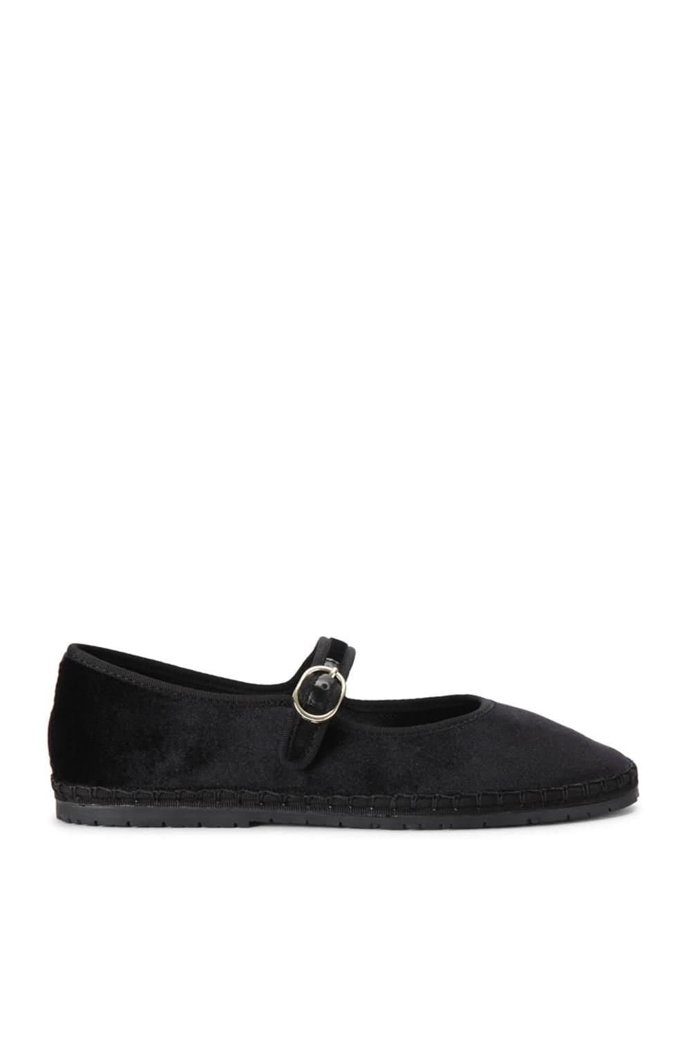 Steve Madden STEVE MADDEN Women's 'Velma Black Velvet' Velvet Flats