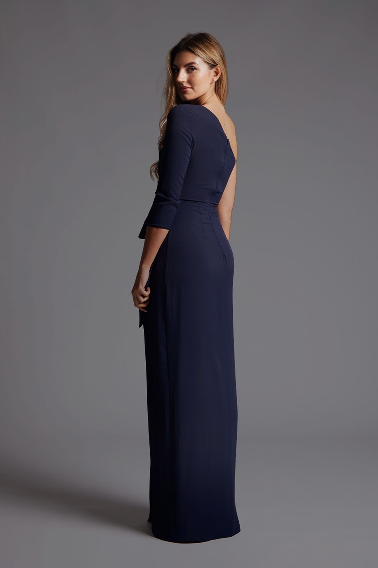 Vesper Vesper Women's One Sleeve Ruched Detail Maxi Dress In Navy - 3