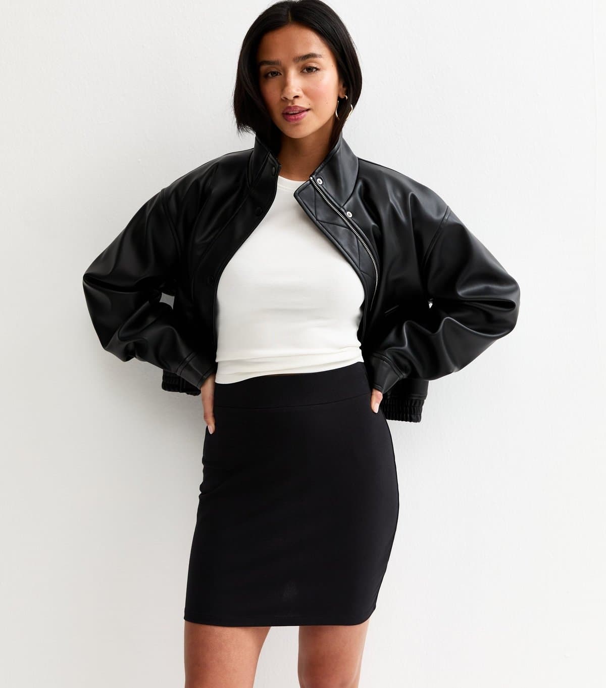 New Look Women's Petite Black Stretchy Tube Mini Skirt New Look