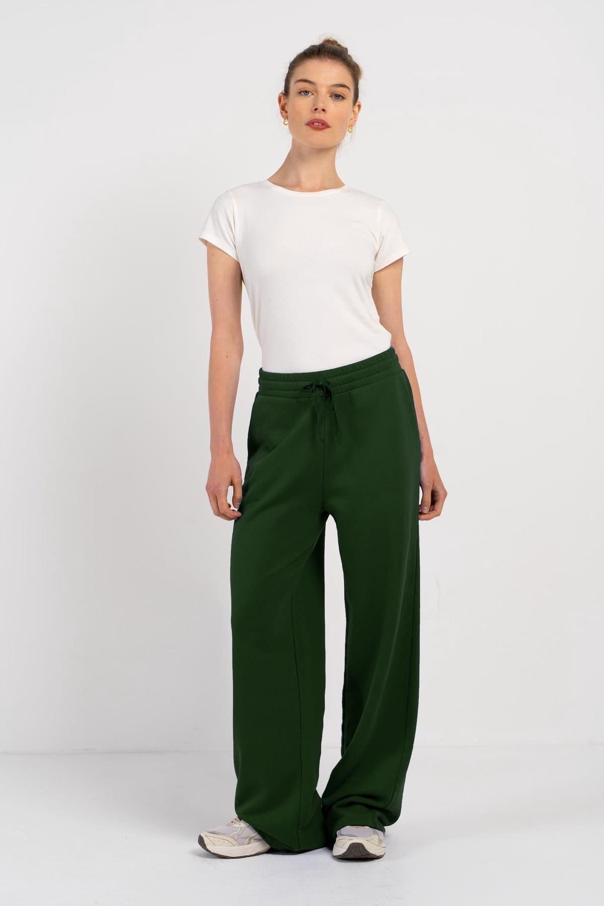 Kettlewell Kettlewell Women's Blake Jogger in Bottle Green