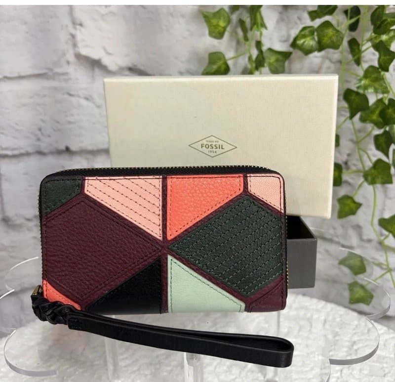 Fossil Fossil NEW zip around ladies leather medium purse