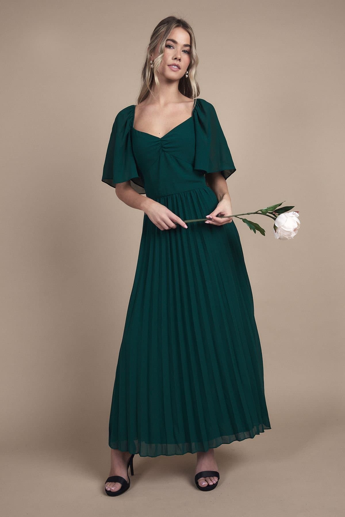 Coast Coast Women's Teen Pleated Georgette Angel Sleeve Bridesmaid Dress in Emerald