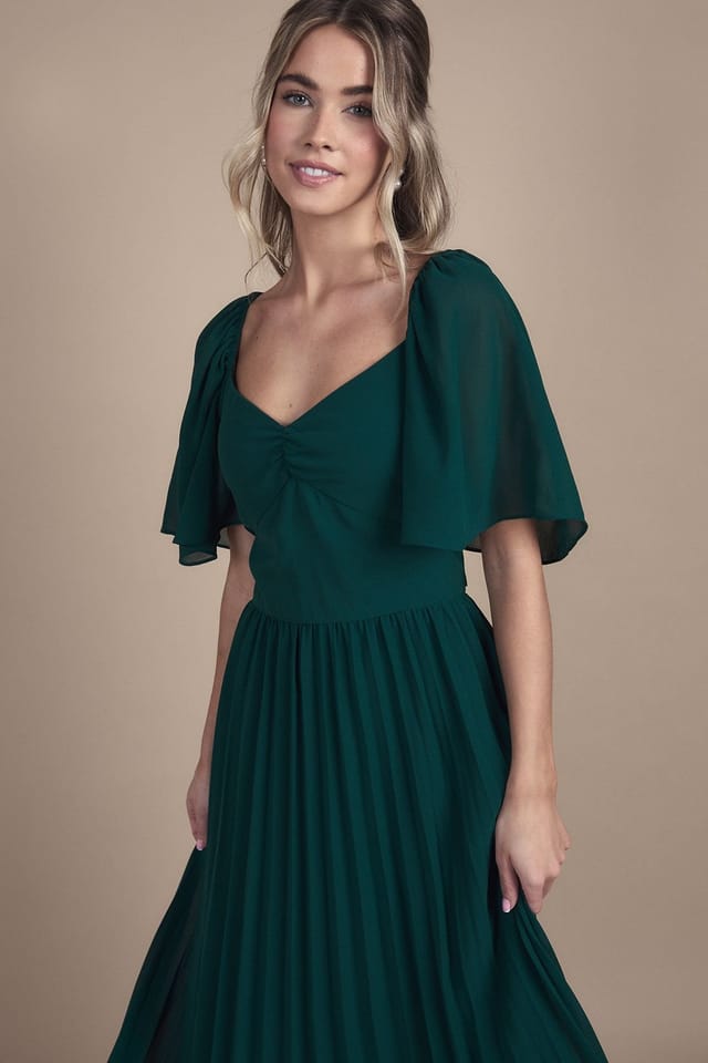 Coast Coast Women's Teen Pleated Georgette Angel Sleeve Bridesmaid Dress in Emerald - 2