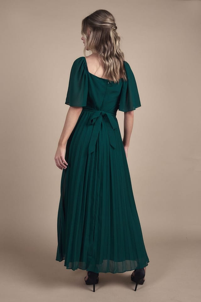 Coast Coast Women's Teen Pleated Georgette Angel Sleeve Bridesmaid Dress in Emerald - 3