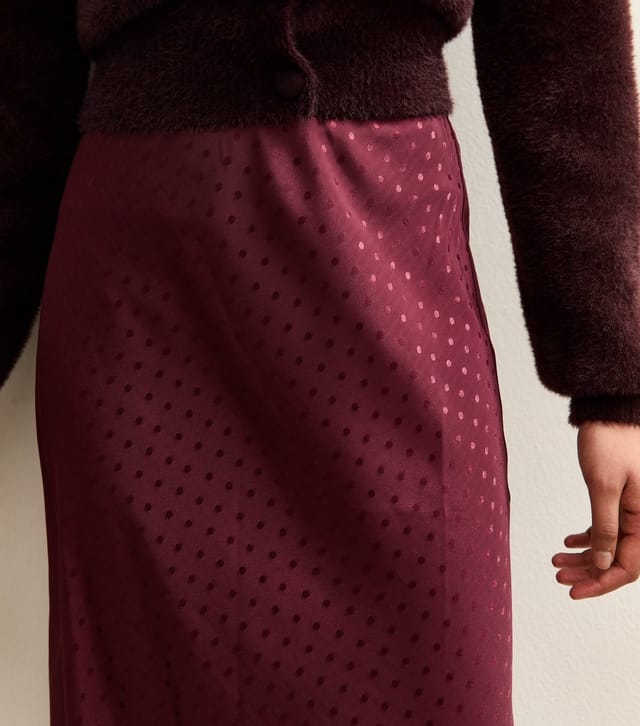 New Look Women's Burgundy Spot Jacquard Satin Bias Cut Midi Skirt New Look - 2