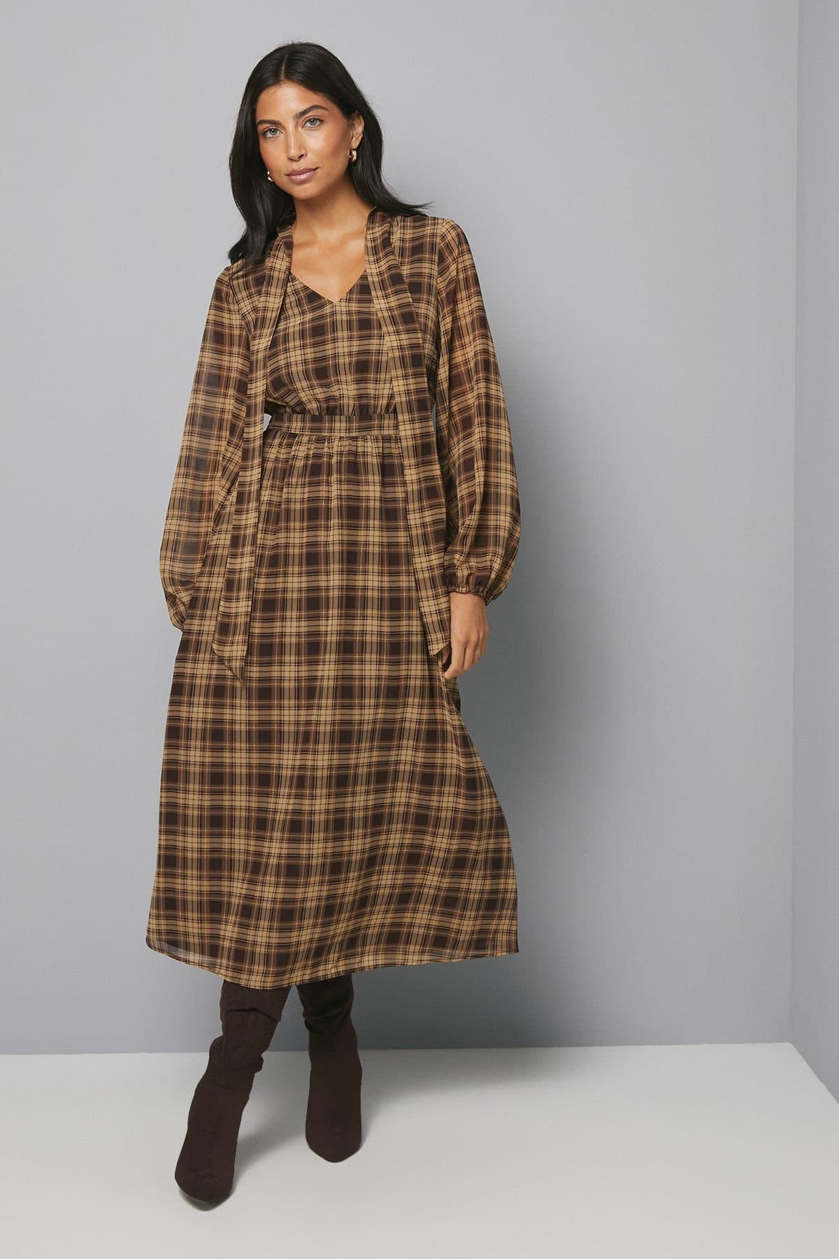 Wallis Wallis Women's Check Tie Neck Midaxi Dress in Chocolate