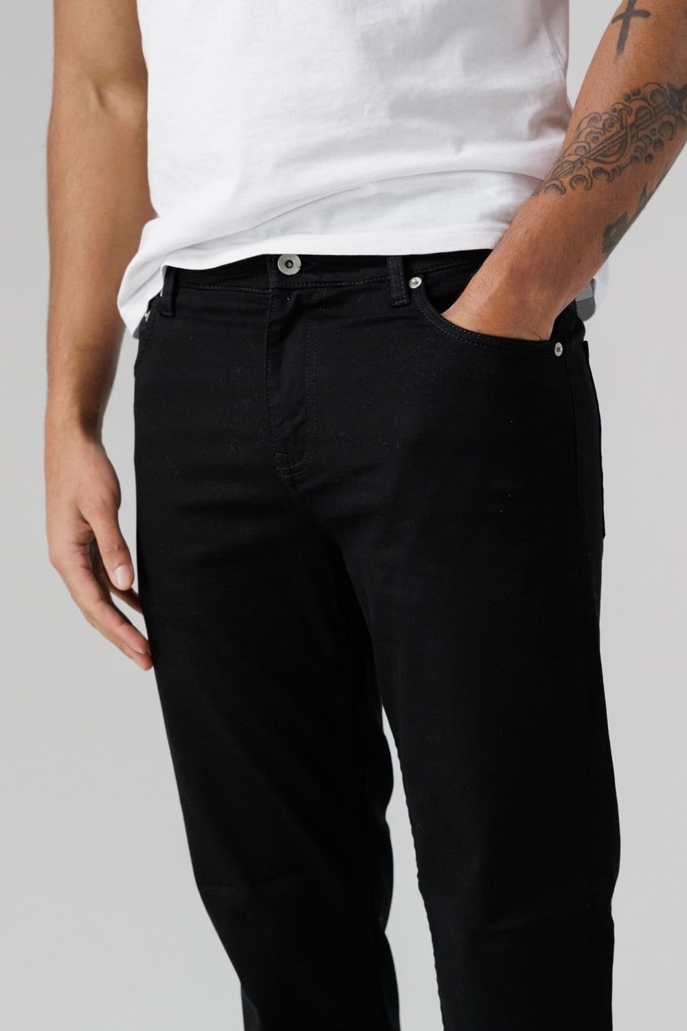 Monkee Genes Monkee Genes Men's Slim Fit Mid-Rise Denim Jeans in Black - 4
